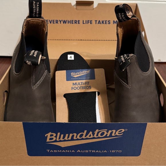 NIB Blundstone Classic 1469 - Picture 11 of 12